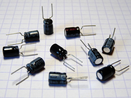 10x 33uf 16v panasonic - 85°c,
